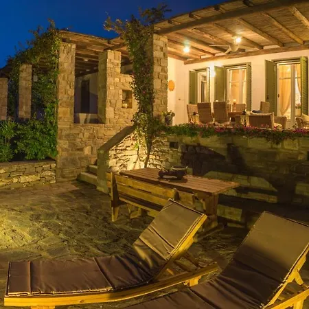 Yiarina Βίλα Isterni (Paros)