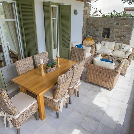 Βίλα Yiarina Isterni (Paros)